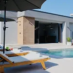 Tia بيت للعطل سبليت